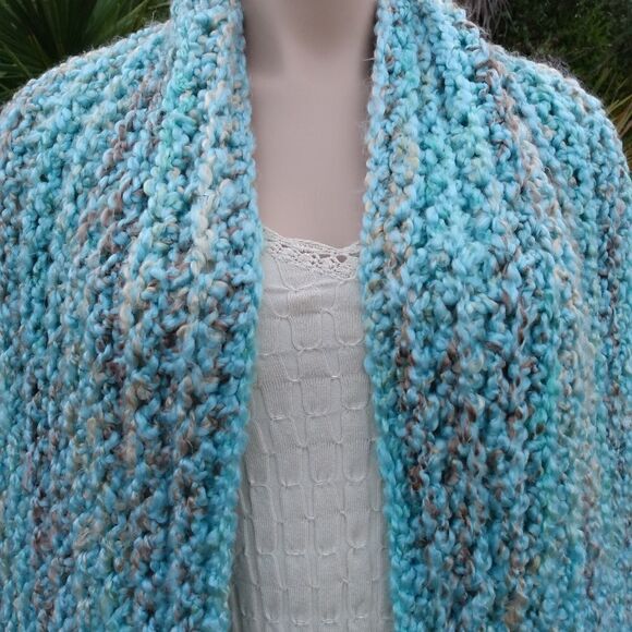 HANDMADE Absolutely Gorgeous & Soft Aqua/Tan/White X-Large Wrap w/Pockets Fringe - Picture 6 of 11